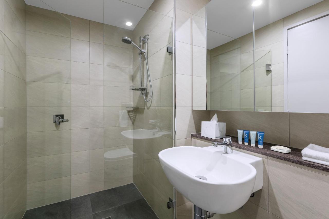 One Bedroom Modern Suite