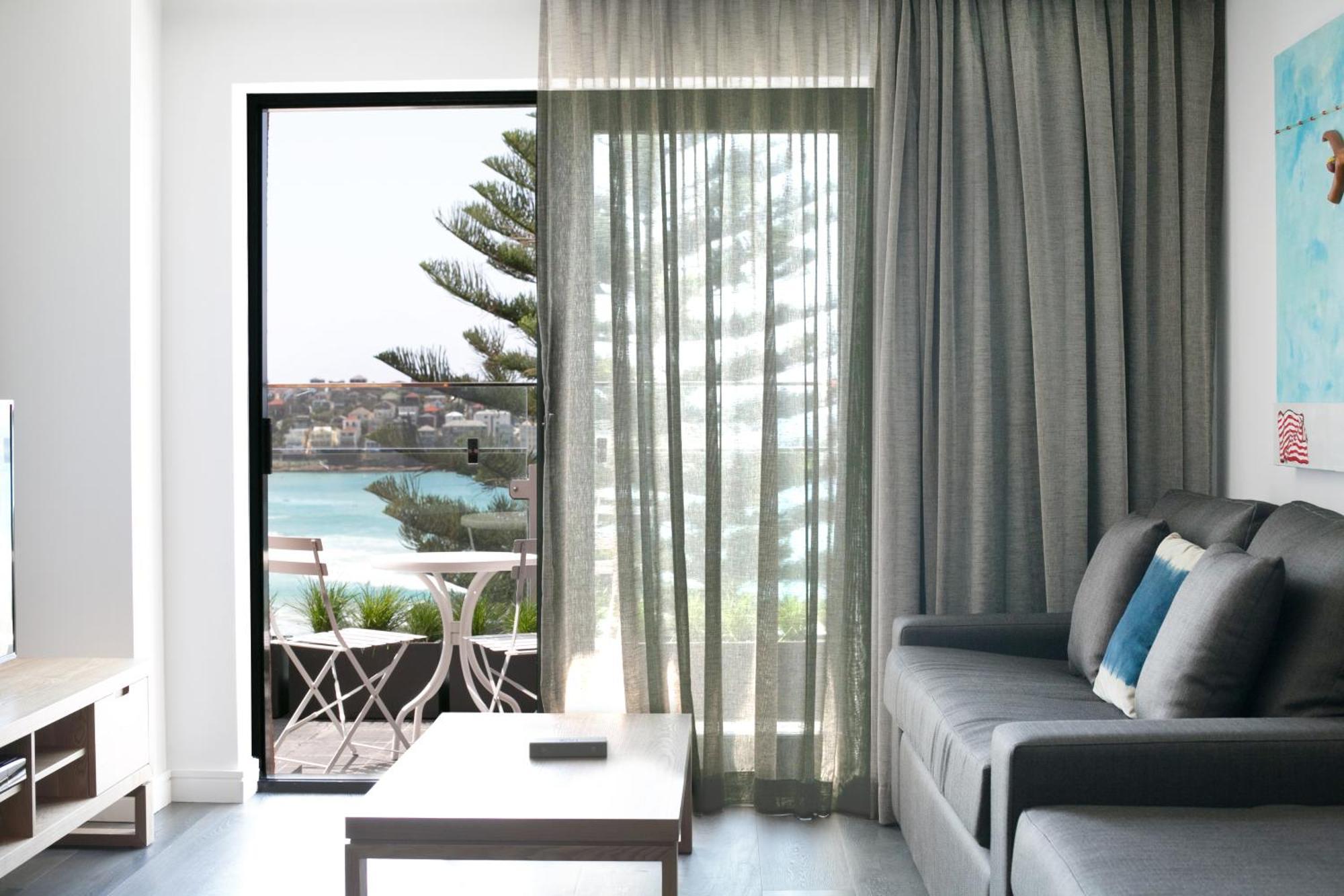Suite Estudio con balcón y vistas al mar