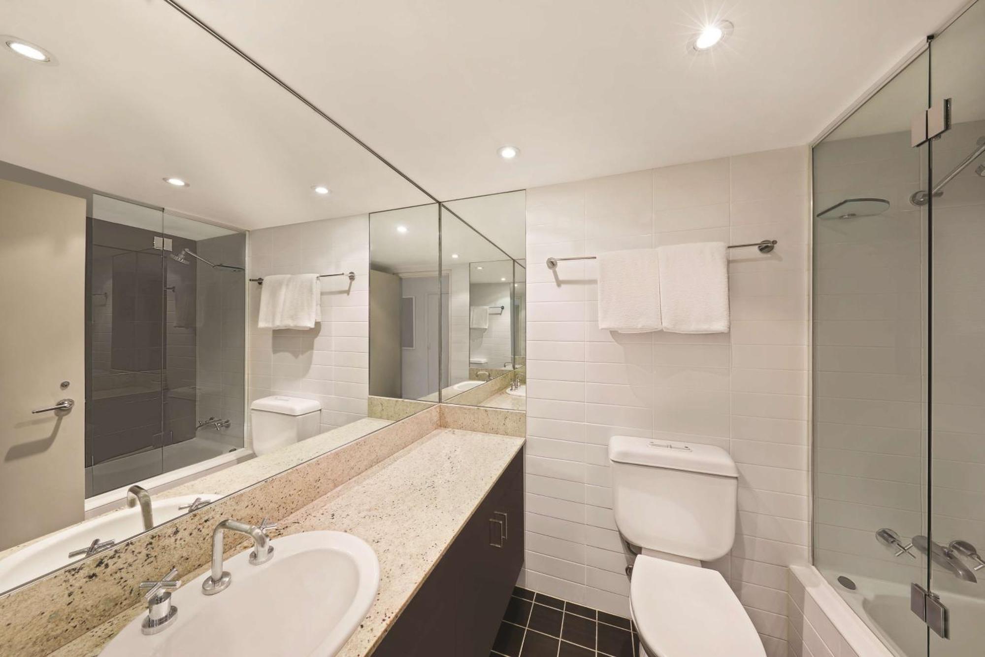 Appartement met 2 slaapkamers en terras in Adina Surry Hills