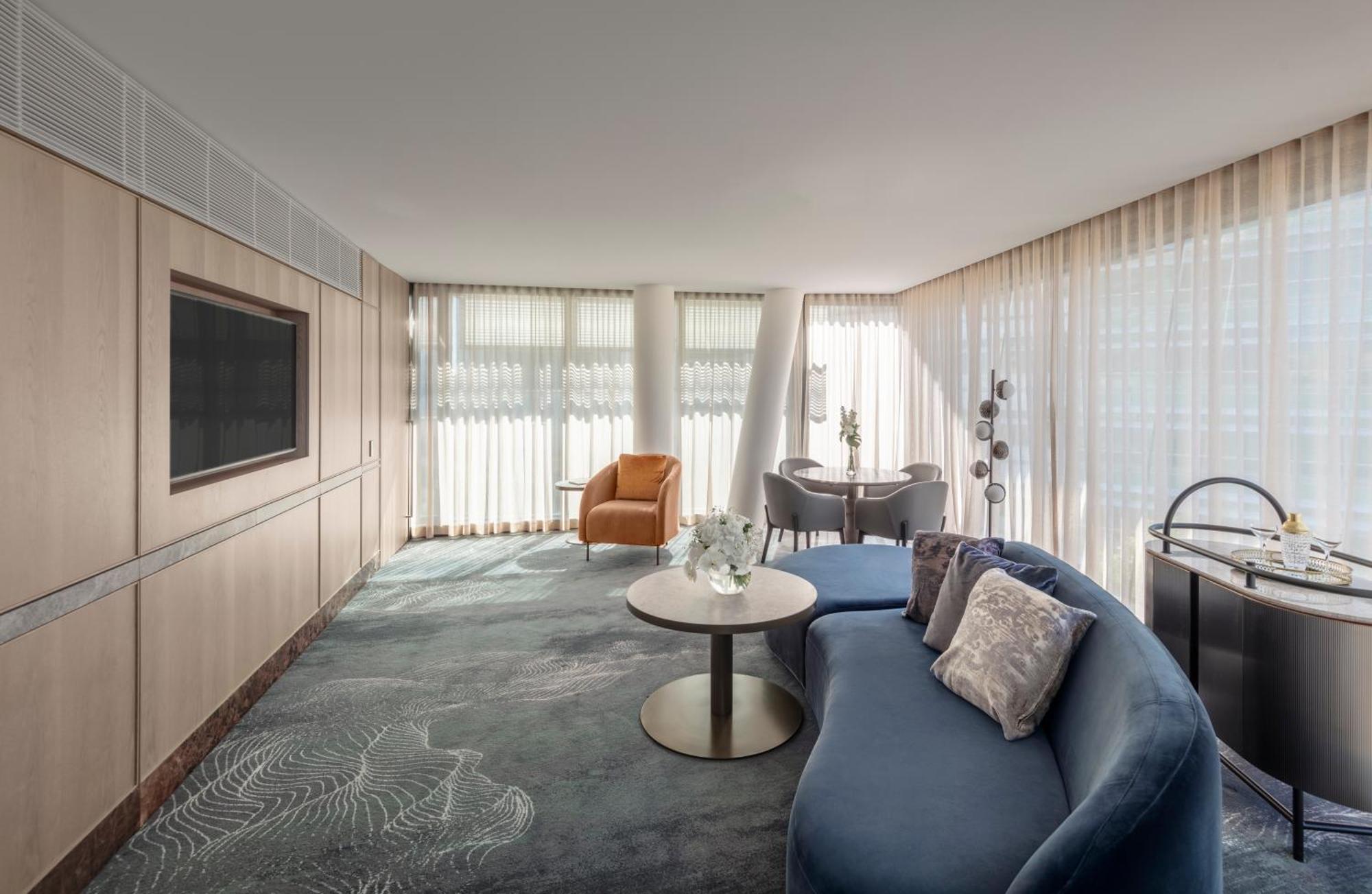 Suite Adored