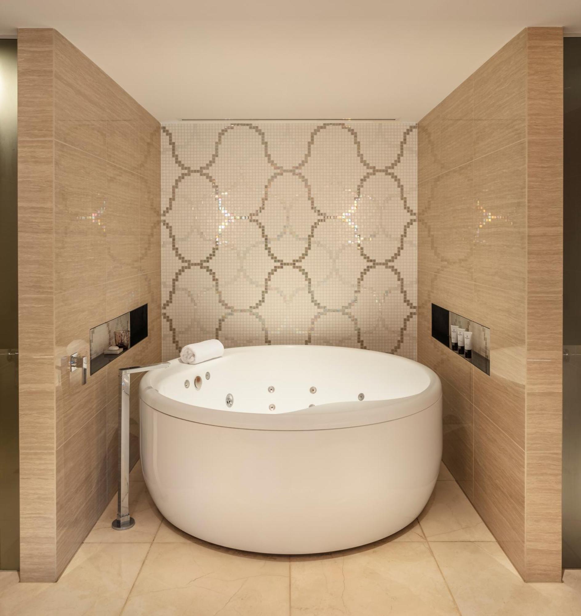 Jewel Suite con Vasca Idromassaggio
