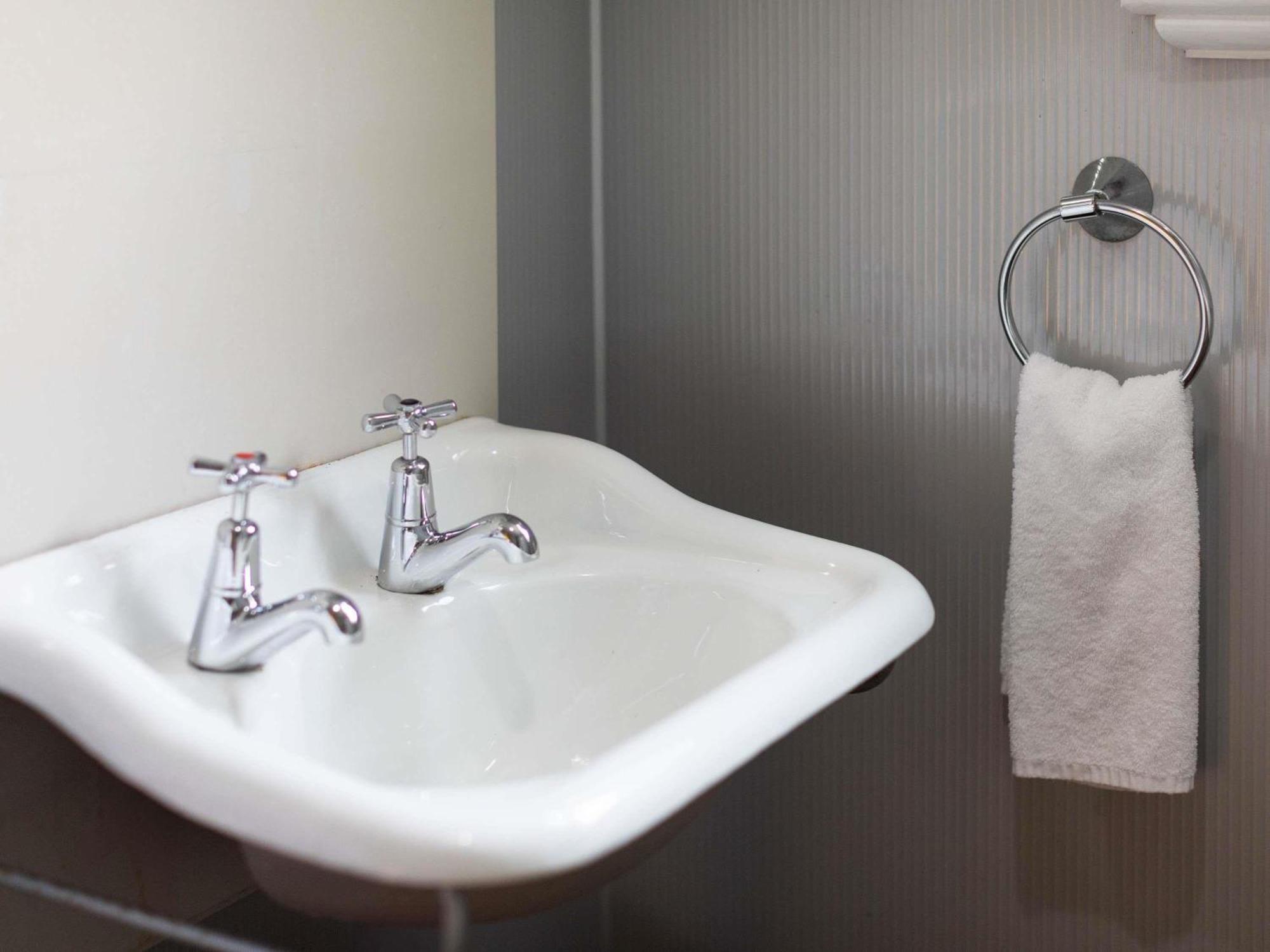Queen Room External Private Bathroom