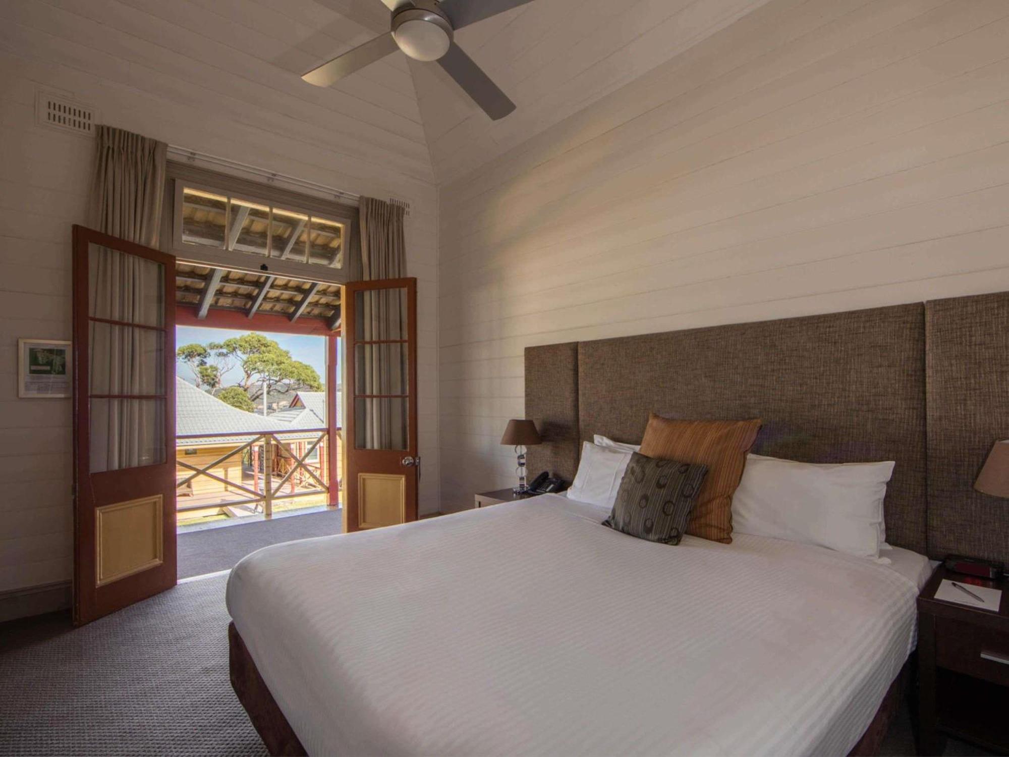 Heritage Queen Room