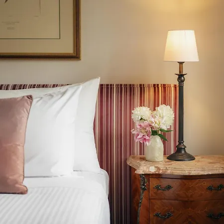 The Russell Boutique Hotel-3